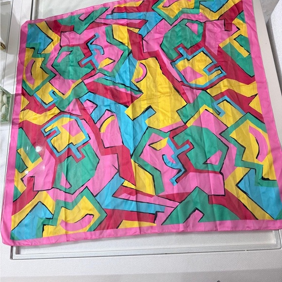Colorful Geometric Pattern Scarf - Picture 2 of 7